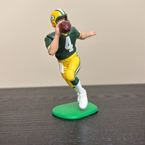 Brett Favre Action Figure - Picture 7 of 8